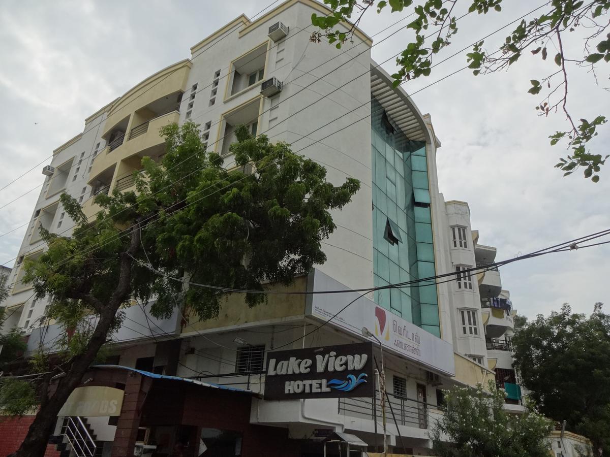Lake View Hotel Madurai Buitenkant foto