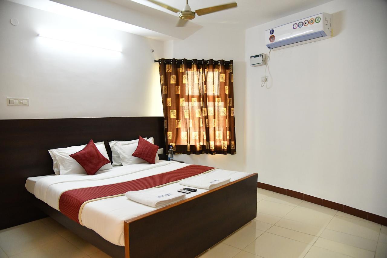 Lake View Hotel Madurai Buitenkant foto