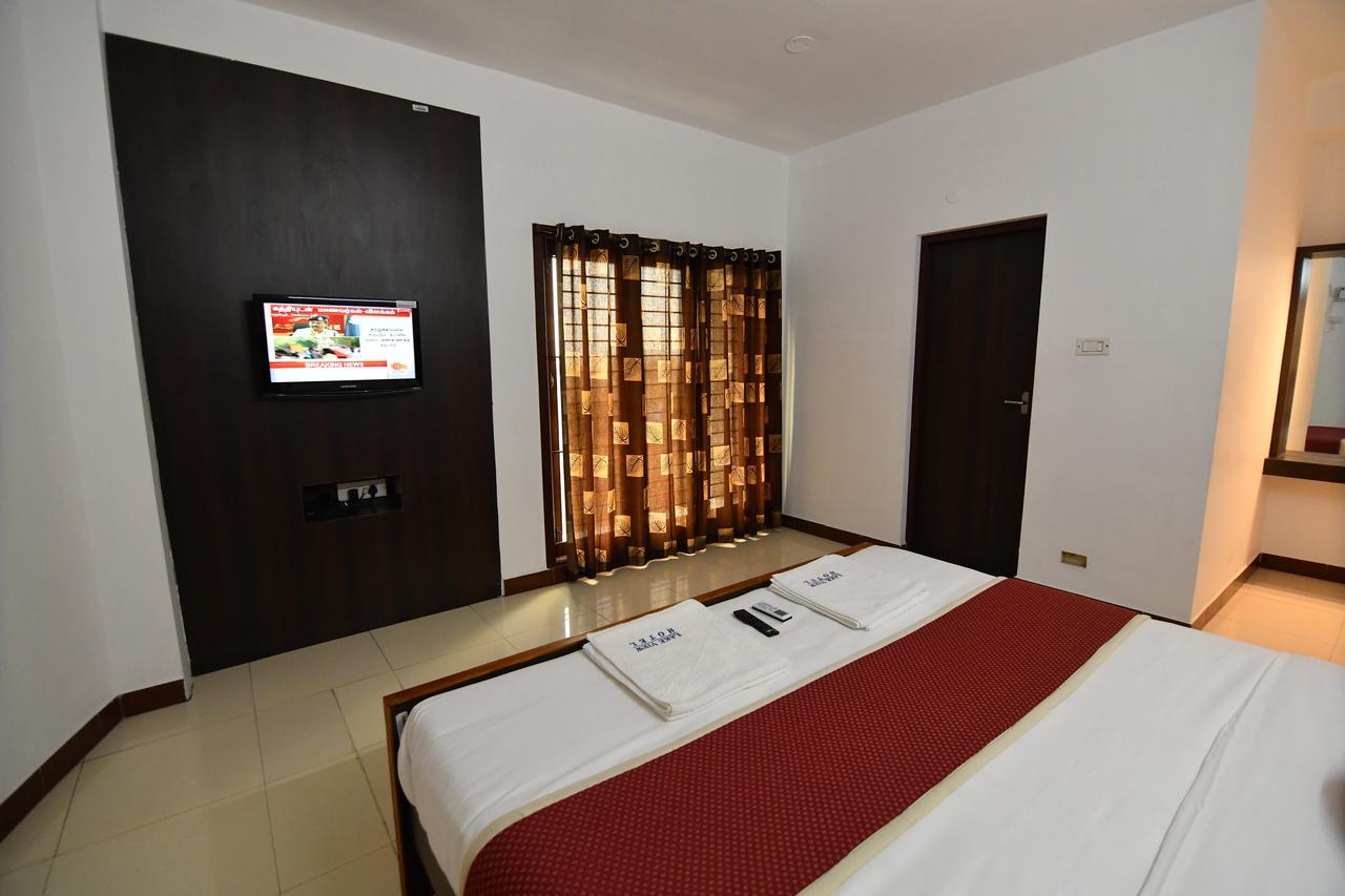 Lake View Hotel Madurai Buitenkant foto
