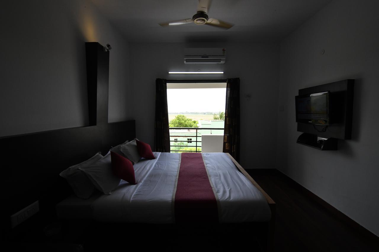 Lake View Hotel Madurai Buitenkant foto