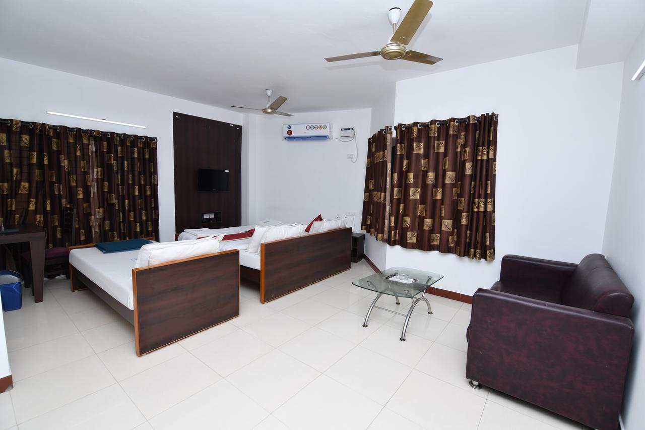Lake View Hotel Madurai Buitenkant foto