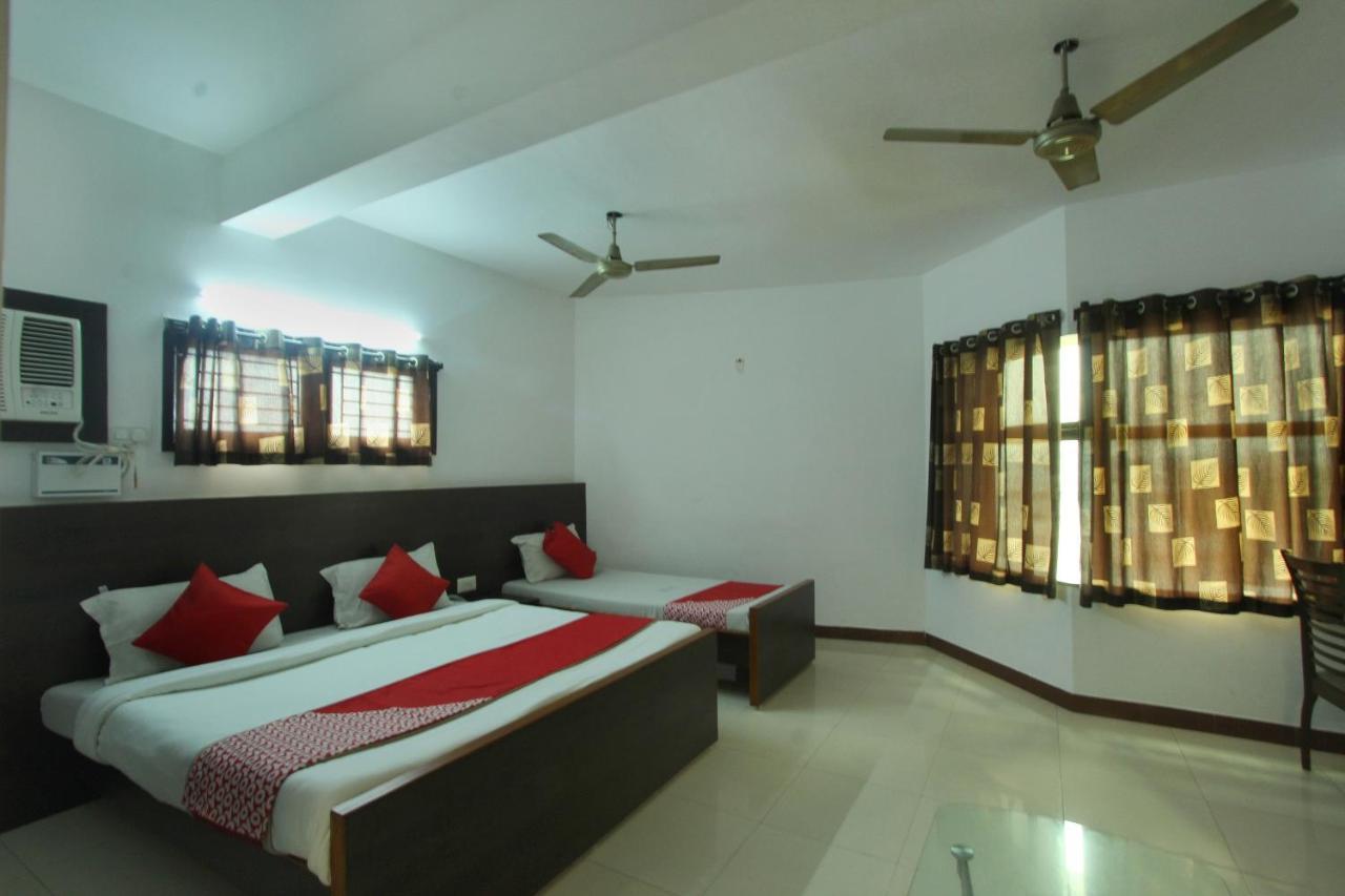 Lake View Hotel Madurai Buitenkant foto
