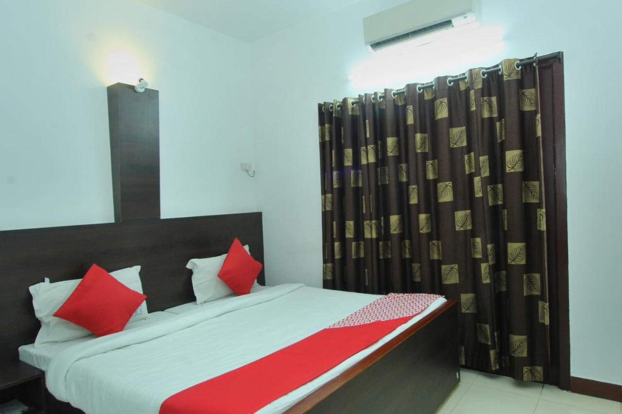 Lake View Hotel Madurai Buitenkant foto