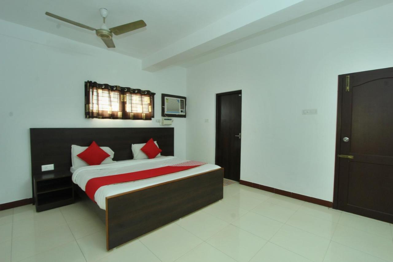 Lake View Hotel Madurai Buitenkant foto