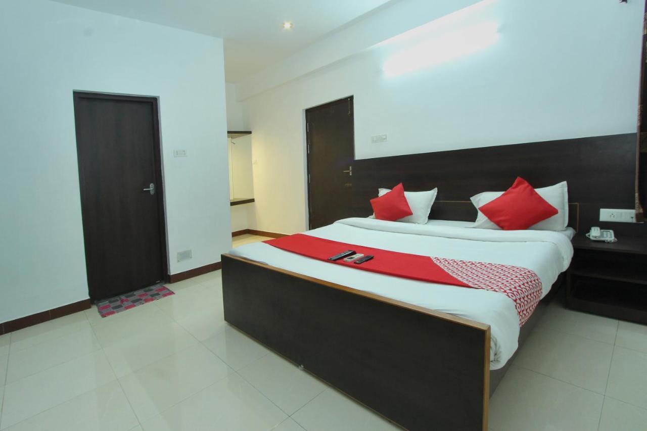Lake View Hotel Madurai Buitenkant foto