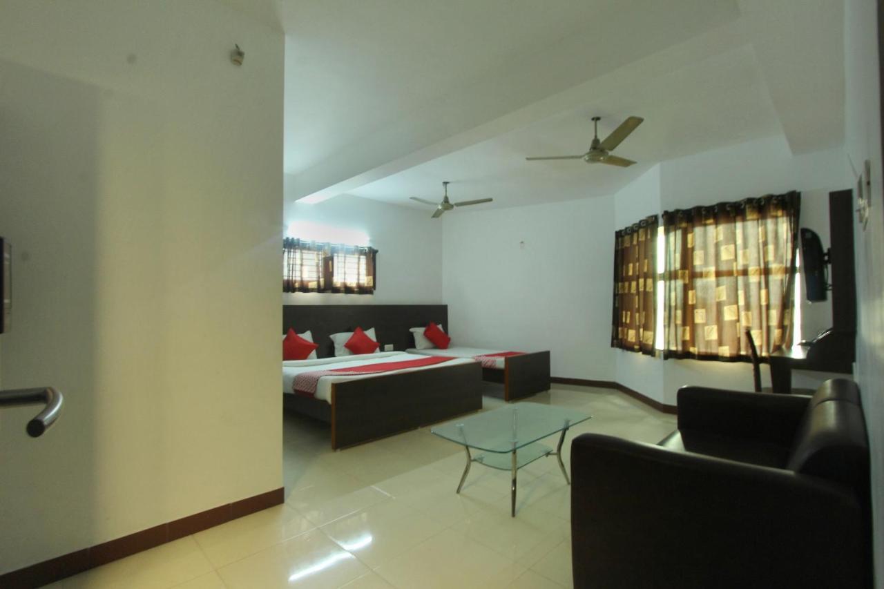 Lake View Hotel Madurai Buitenkant foto