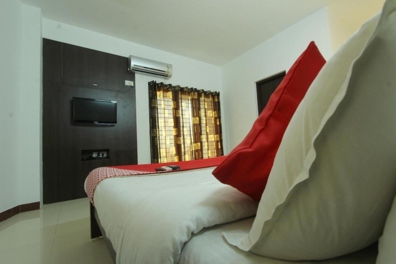Lake View Hotel Madurai Buitenkant foto