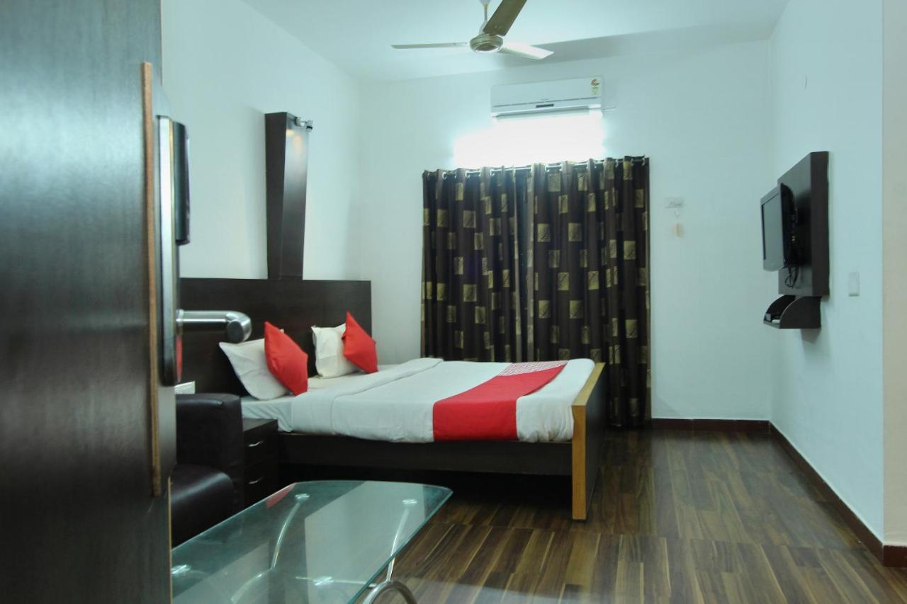 Lake View Hotel Madurai Buitenkant foto